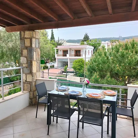 Two Bedroom Flat At - Upper Floor Apartamento *