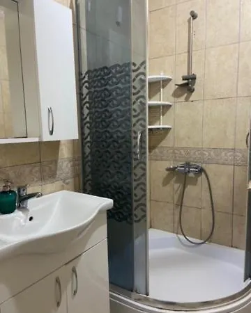 Two Bedroom Flat At - Upper Floor Apartamento *
